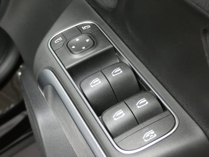 2025 Mercedes-benz Glb
