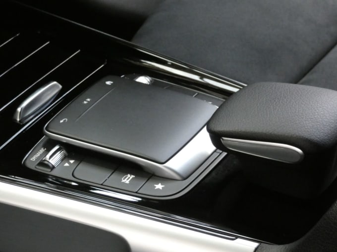 2025 Mercedes-benz Glb