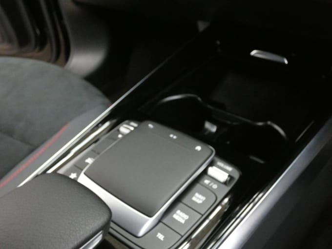 2025 Mercedes-benz Glb