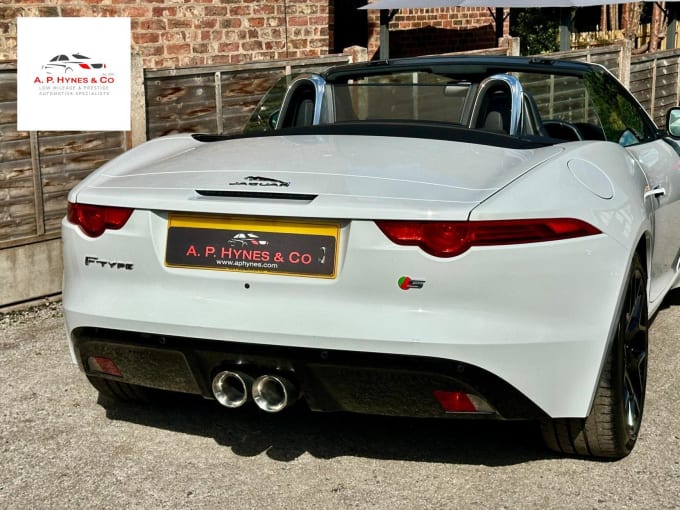 2024 Jaguar F-type