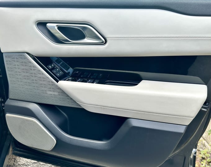 2025 Land Rover Range Rover Velar