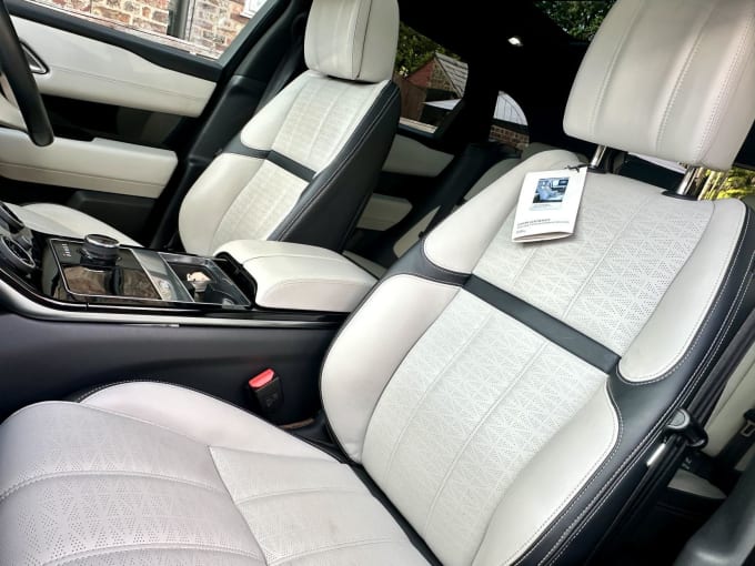 2025 Land Rover Range Rover Velar