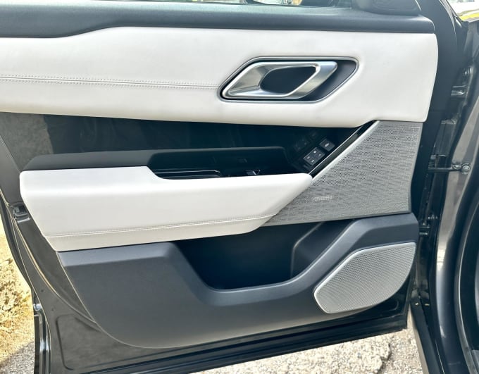 2025 Land Rover Range Rover Velar