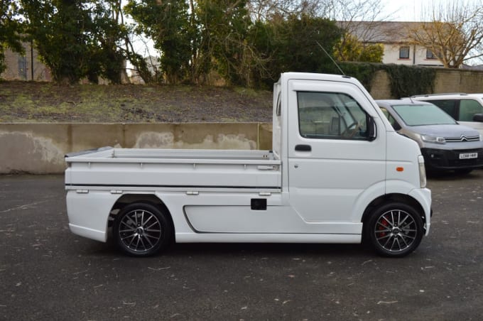 2025 Suzuki Carry