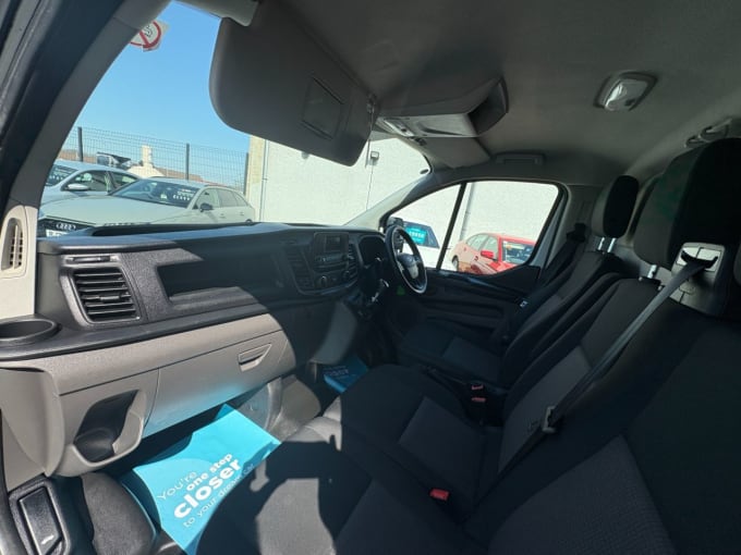 2025 Ford Transit Custom