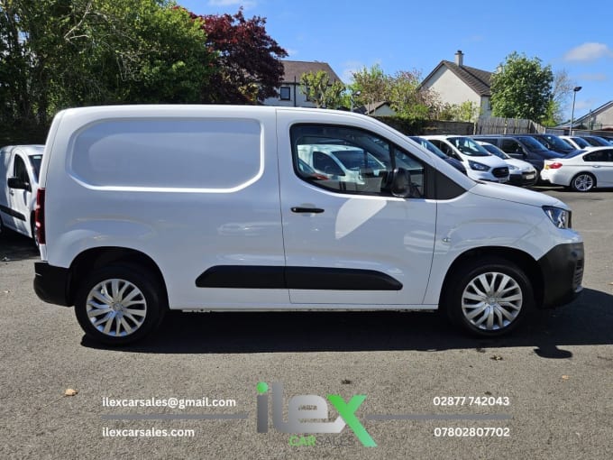 2025 Peugeot Partner