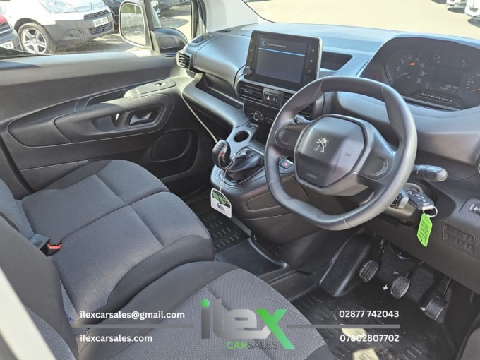 2025 Peugeot Partner