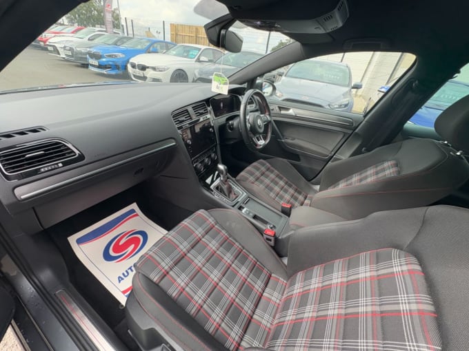 2025 Volkswagen Golf