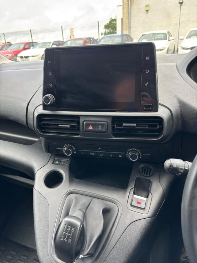 2025 Peugeot Partner