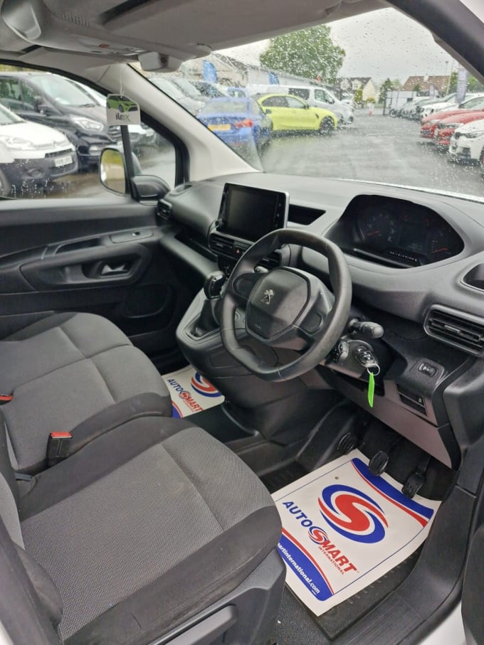 2025 Peugeot Partner