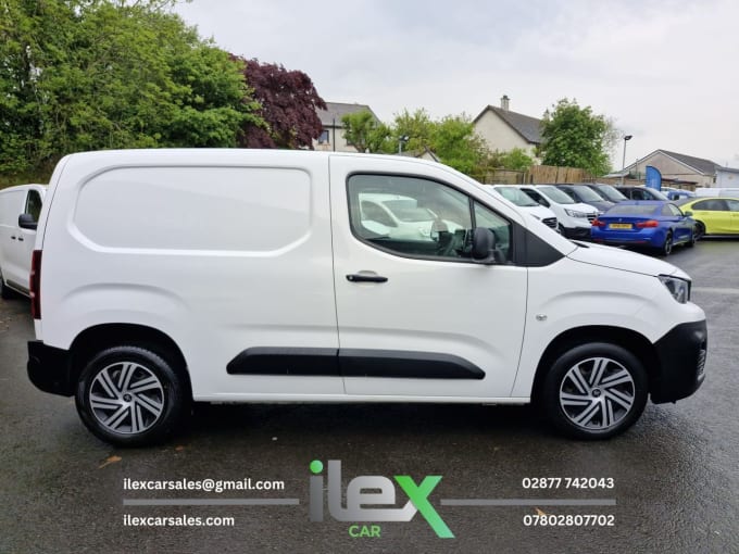 2025 Peugeot Partner