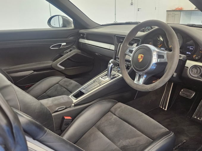 2025 Porsche 911