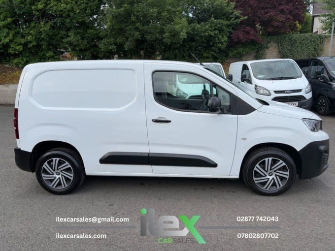 2025 Peugeot Partner