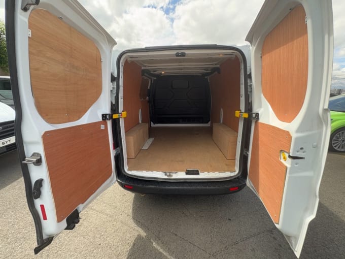 2025 Ford Transit Custom