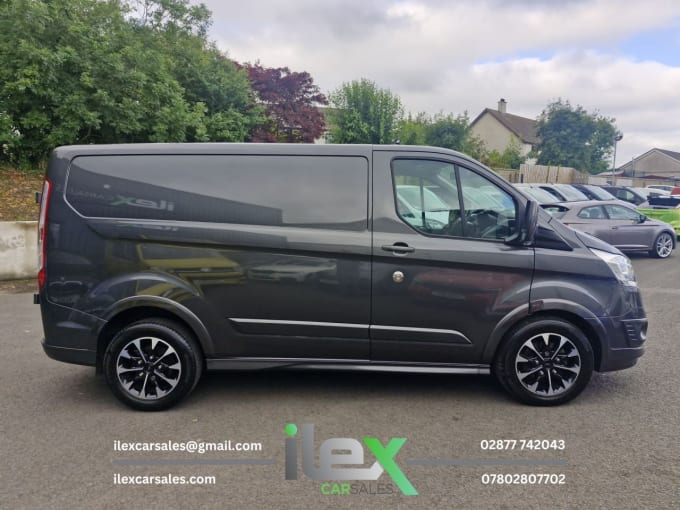 2025 Ford Transit Custom