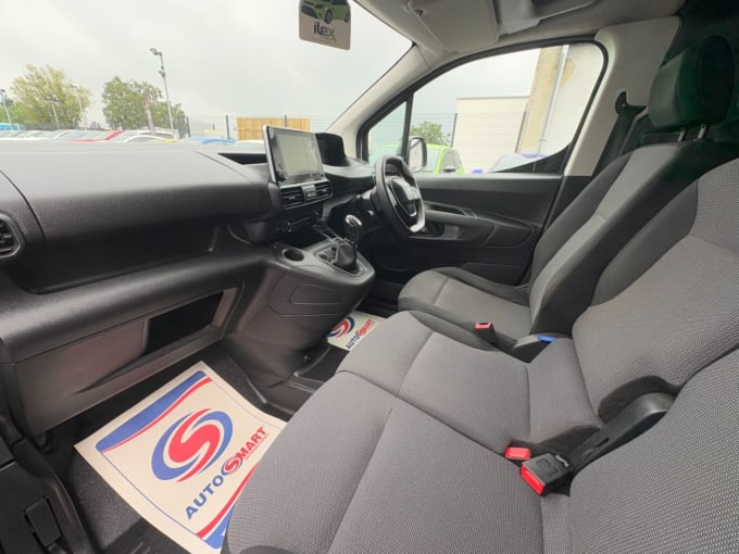 2025 Peugeot Partner