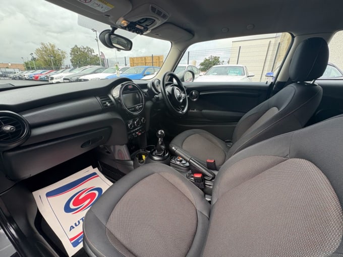 2025 Mini Hatch