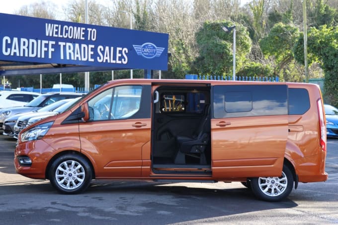 2025 Ford Tourneo Custom