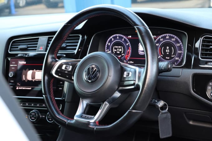 2025 Volkswagen Golf