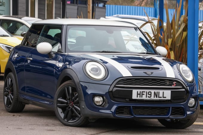 2025 Mini Hatch