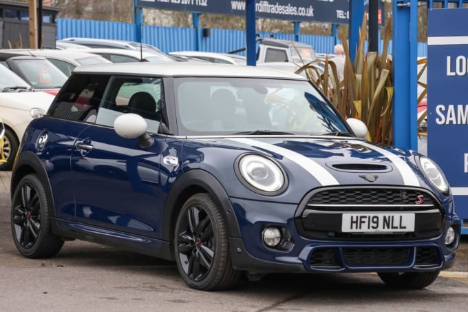 2025 Mini Hatch