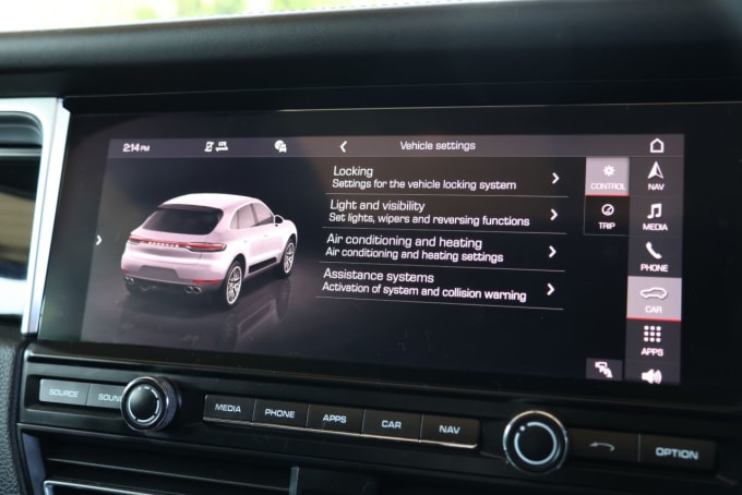 2025 Porsche Macan