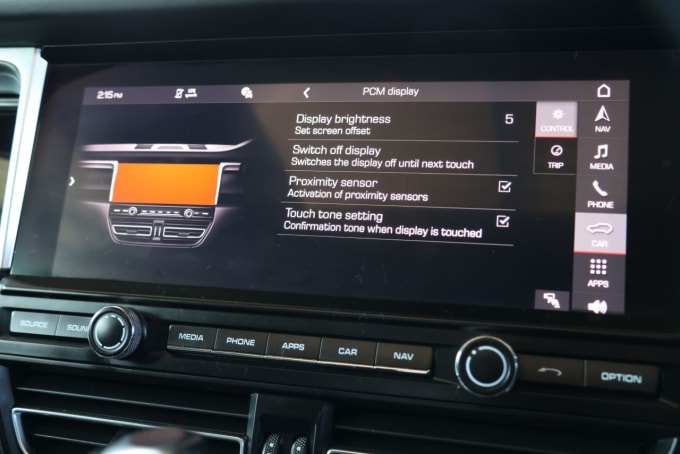 2025 Porsche Macan
