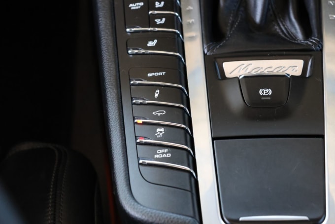2025 Porsche Macan