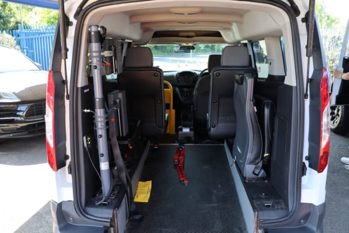 2025 Ford Grand Tourneo Connect