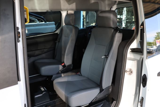 2025 Ford Grand Tourneo Connect