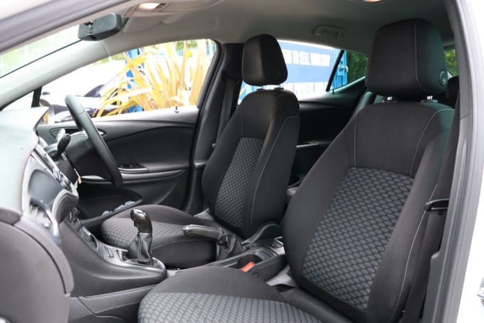 2025 Vauxhall Astra