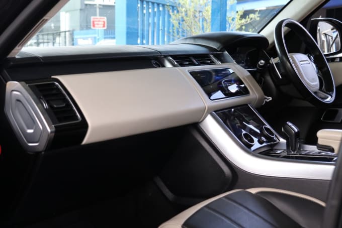 2025 Land Rover Range Rover Sport