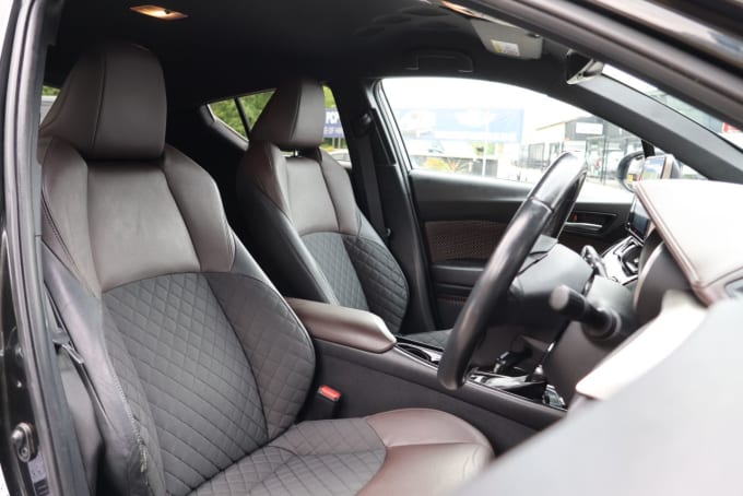 2025 Toyota C-hr