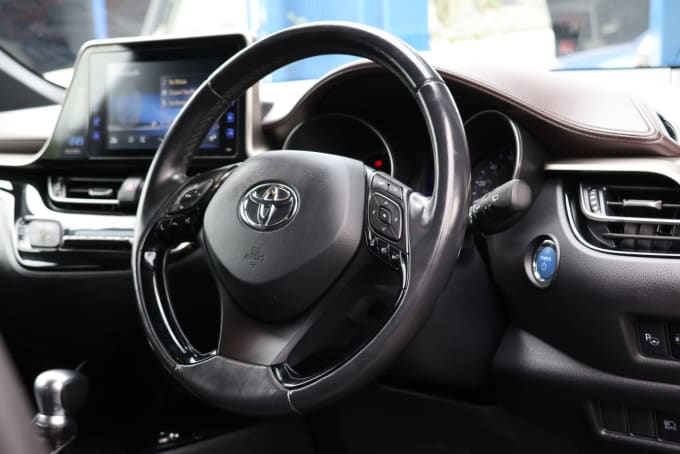 2025 Toyota C-hr