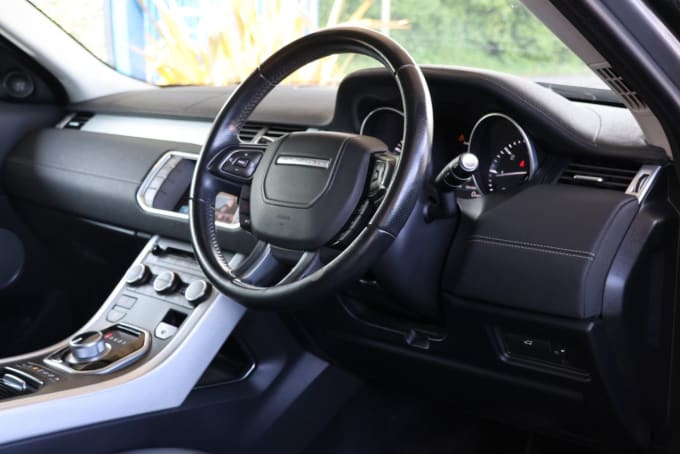 2025 Land Rover Range Rover Evoque