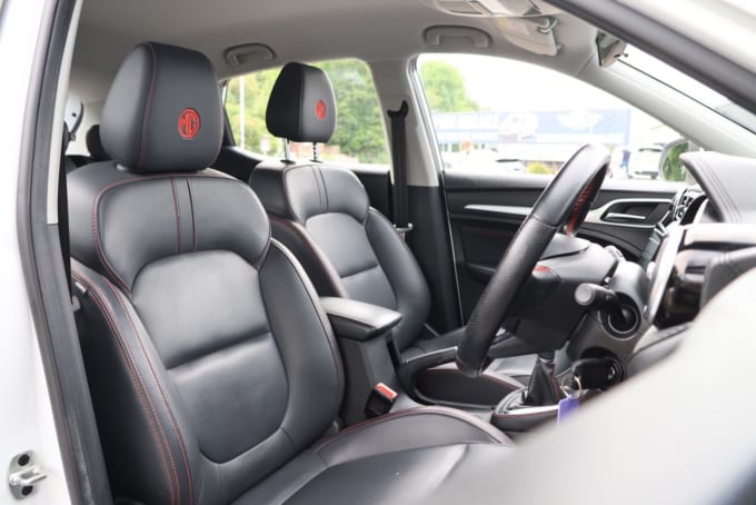 2025 Mg Mg Zs