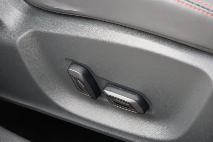 2025 Mg Mg Zs