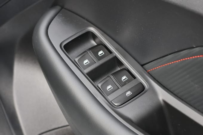 2025 Mg Mg Zs