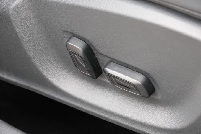 2025 Mg Mg Zs