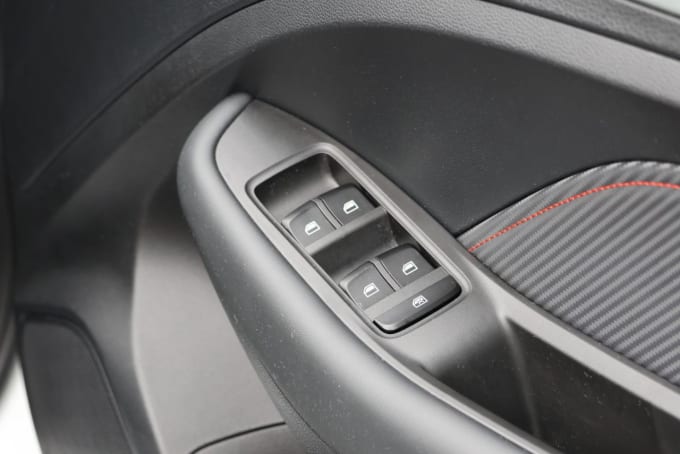 2025 Mg Mg Zs