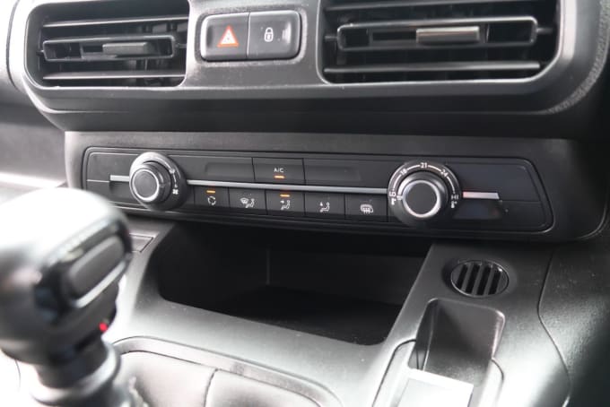 2025 Vauxhall Combo