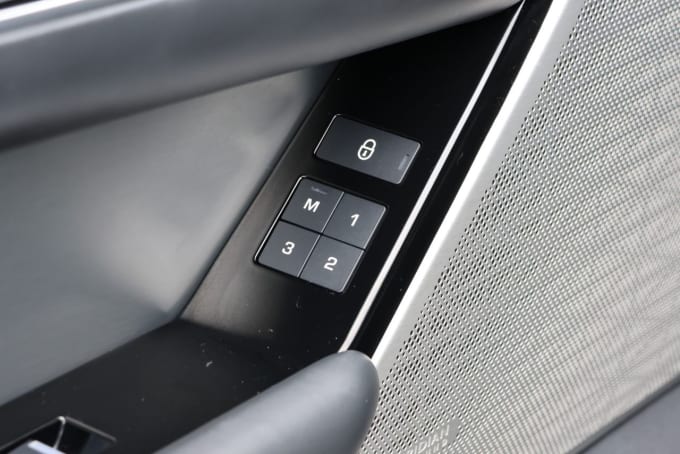2025 Land Rover Range Rover Velar