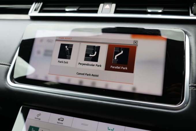 2025 Land Rover Range Rover Velar