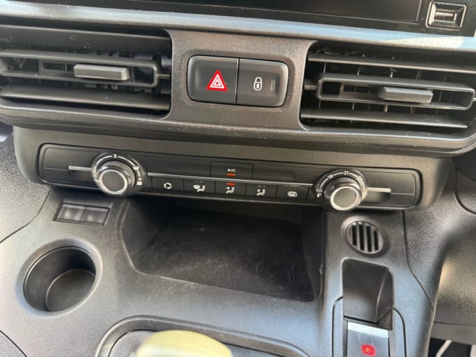 2025 Vauxhall Combo