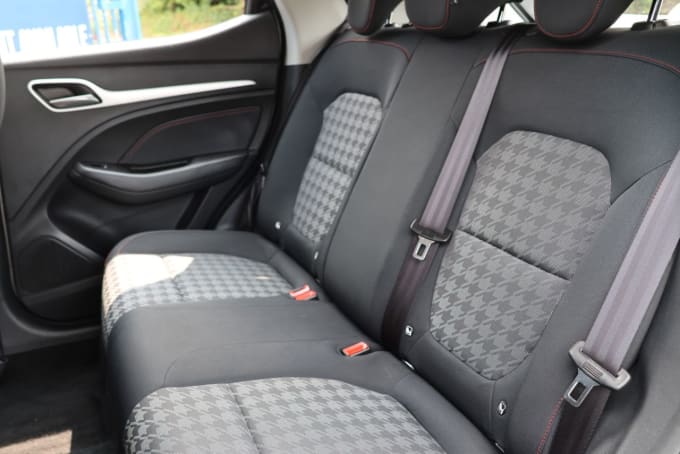 2025 Mg Mg Zs