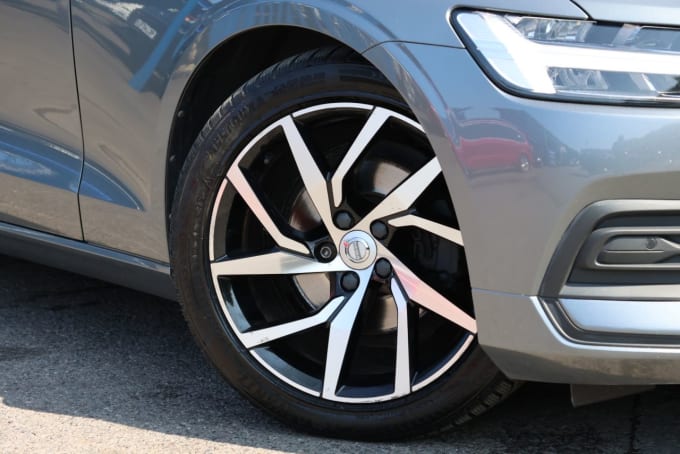 2025 Volvo V60