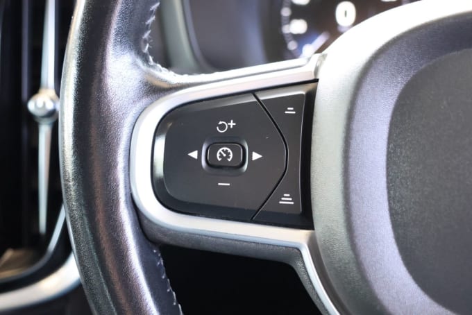 2025 Volvo V60
