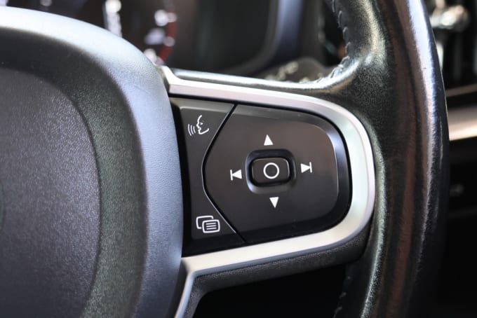 2025 Volvo V60