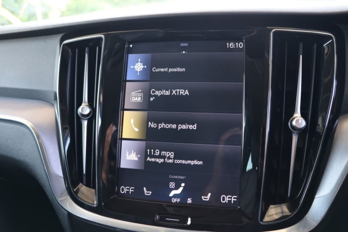 2025 Volvo V60