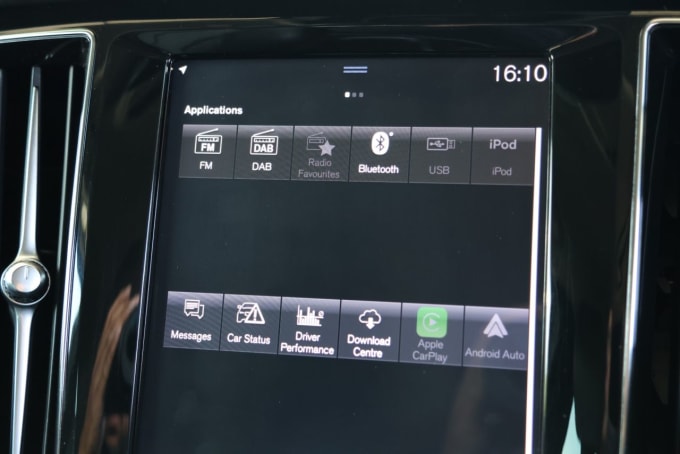 2025 Volvo V60